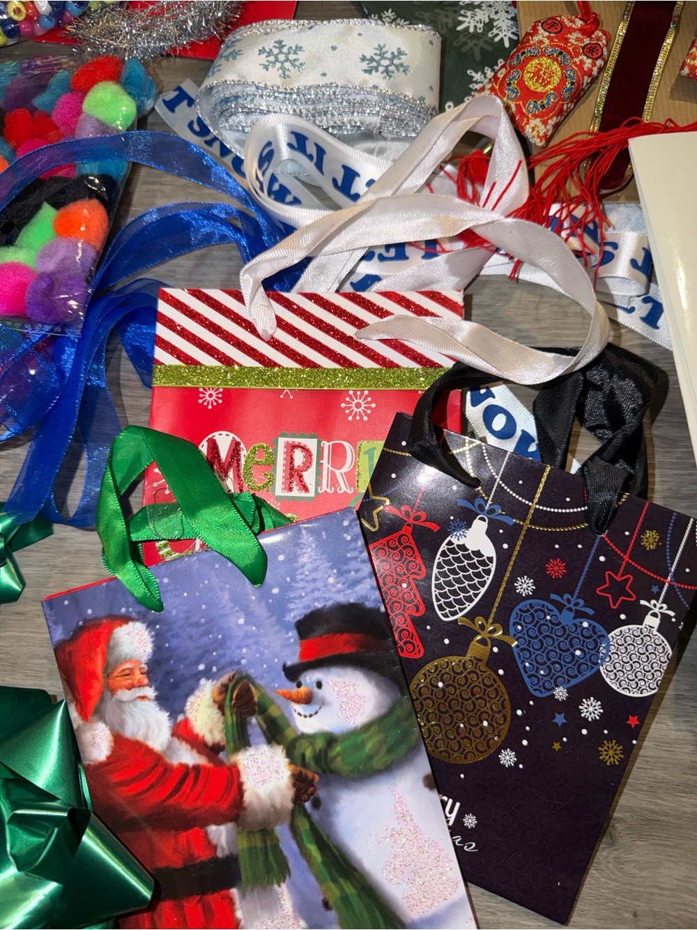 Holiday Party Gift Bag & Wrapping Set - Red, Green, Blue, Pink - Picture 4 of 7